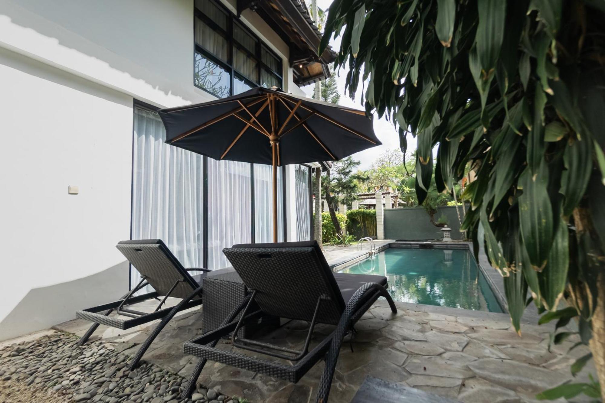 Four On Drupadi Villa Seminyak  Ngoại thất bức ảnh